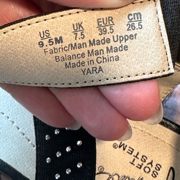 Life Stride Black Sandals with Studded Straps - Picture 7 of 8